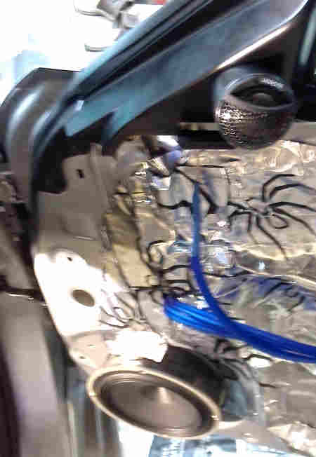 TweeterAndDoorSpeaker